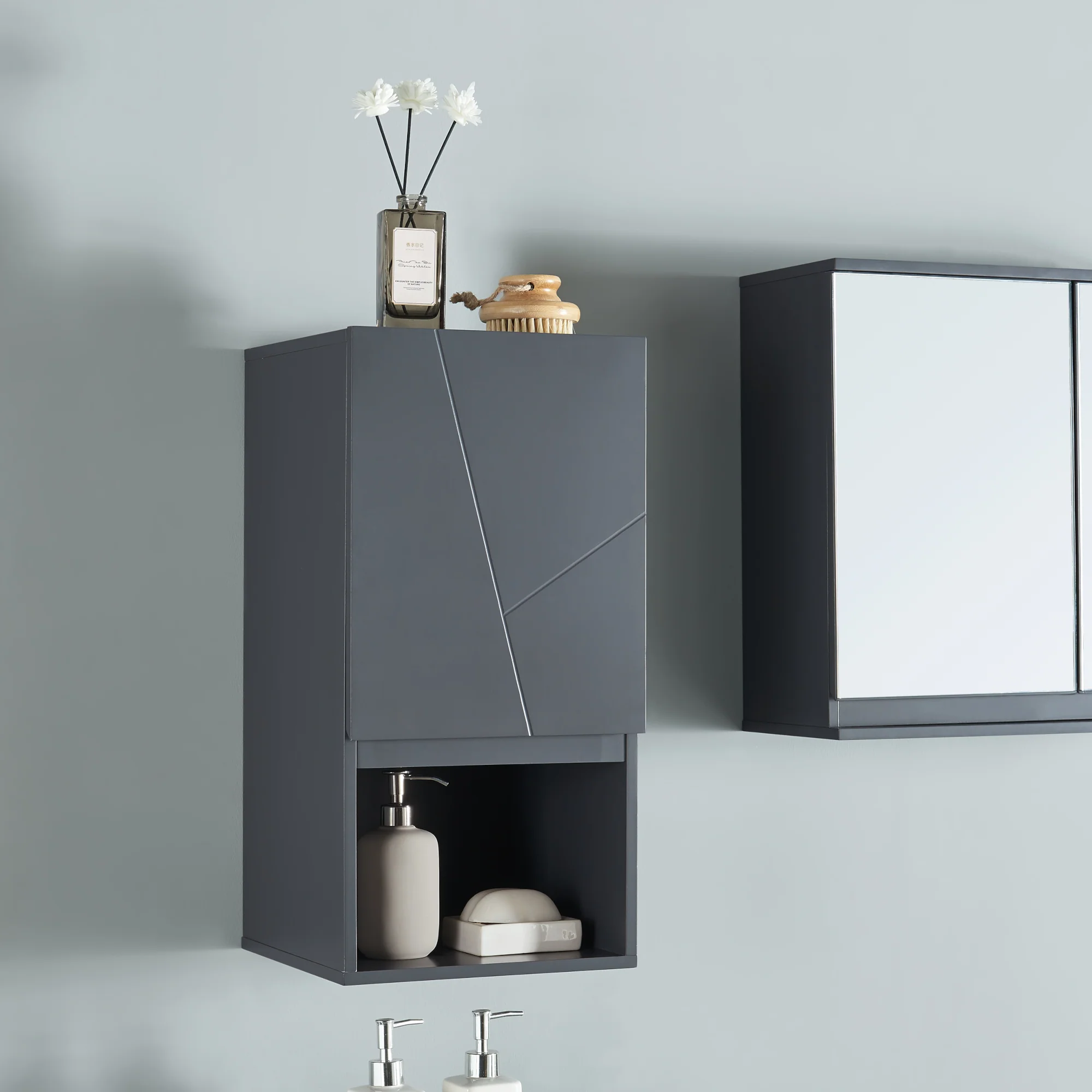 Badkamerkast Overath met deur en open vak grijs 60x30x30 cm [en.casa]