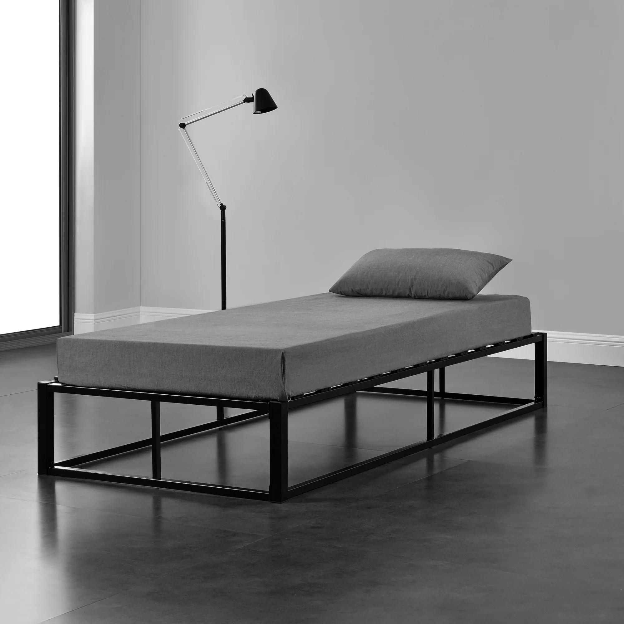 Metalen bed Kogel met lattenbodem zwart - verschillende maten